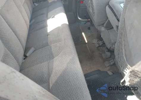 1998 Chevrolet C1500 Fleetside из США, поврежденный, VIN 2GCEC19M8W1262693